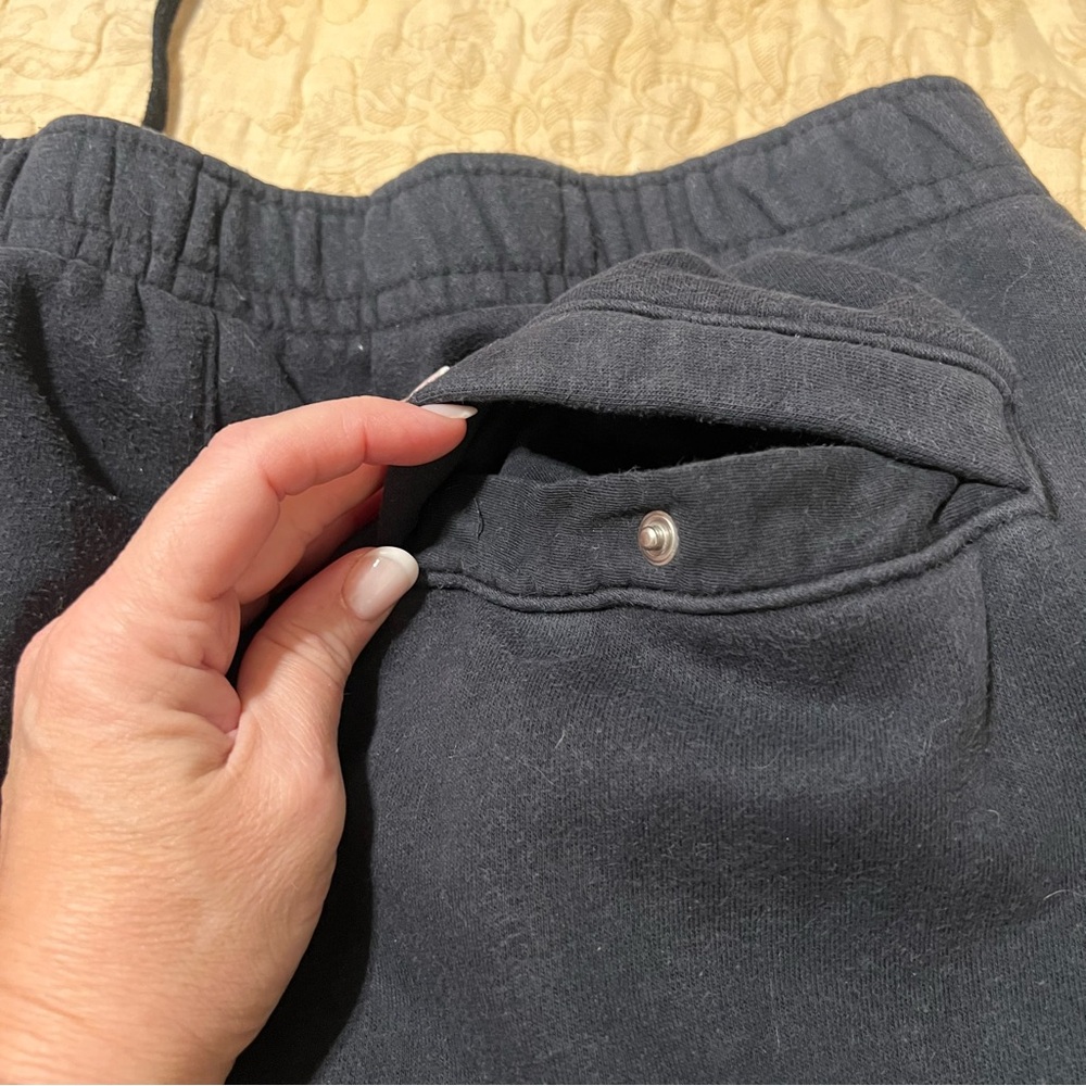 Nike Men's Black Sweatpants (flaws - see description) - Picture 7 of 7